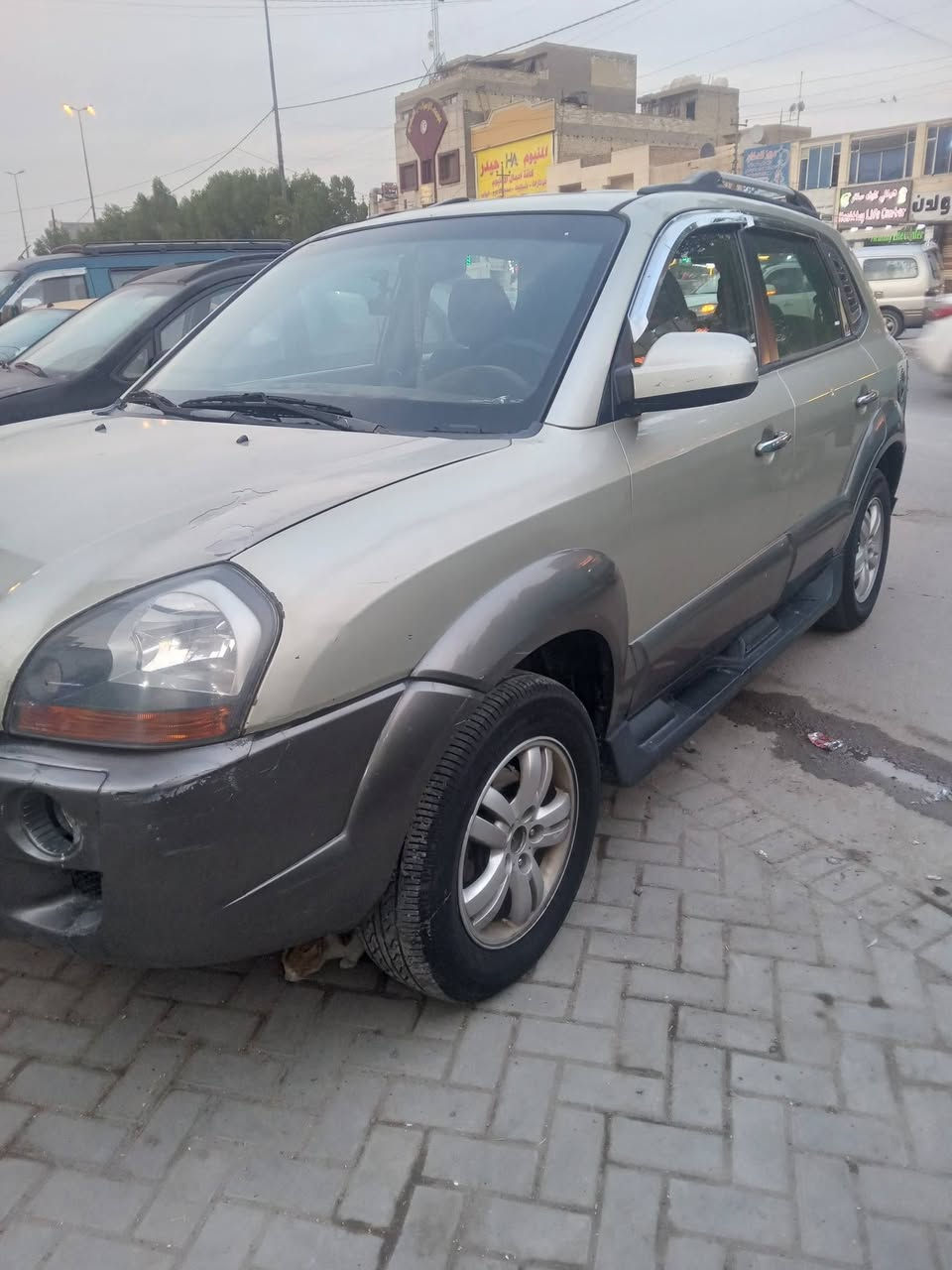 من رخصة الادمن المحترم للبيع توسان وارد أمريكي موديل ٢٠٠٨فور ويل كشن تدفئه مري كهربائيه دبل كير محرك حاويه جديد سنويه بسمي جديده هزه جديده للاستفسار بغداد البياع حي الجهاد 
*********** 
السعر95
