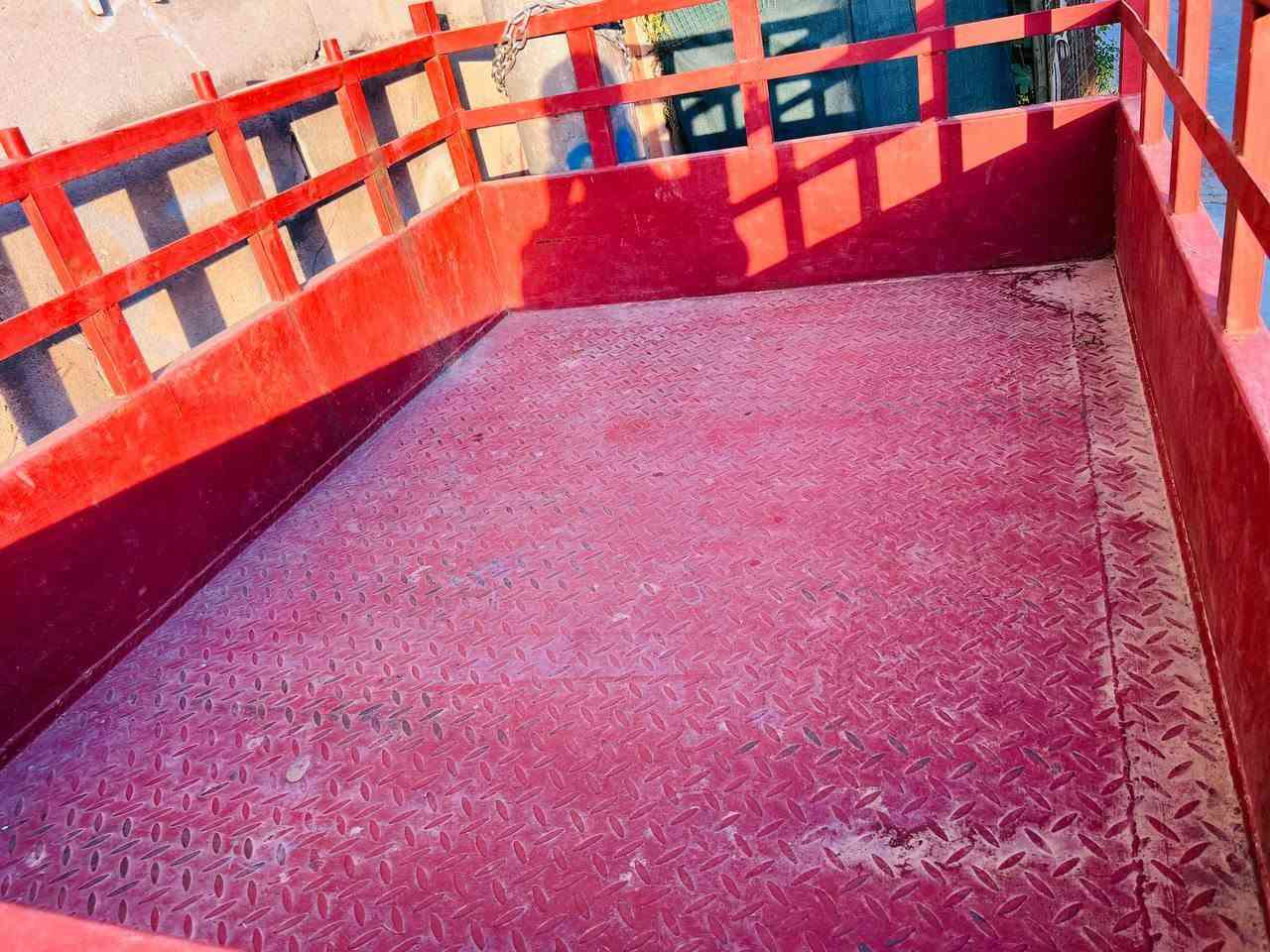 بەناوی خوای گەورە
ئەم عارابانەیە بۆ فرۆشتن 
دەسکردە و پلیت  زبرە  
بۆ دوای سەیارە دروست کراوە
دریژی ١٨٠ یە پانی ١٤٠
ئەکسلی نیسانی لەسەرە
جوتێ تایەی تازەی لە ژیرایە

نرخ // 750 هەزار و مەجالیکی برایانە

***********
***********
