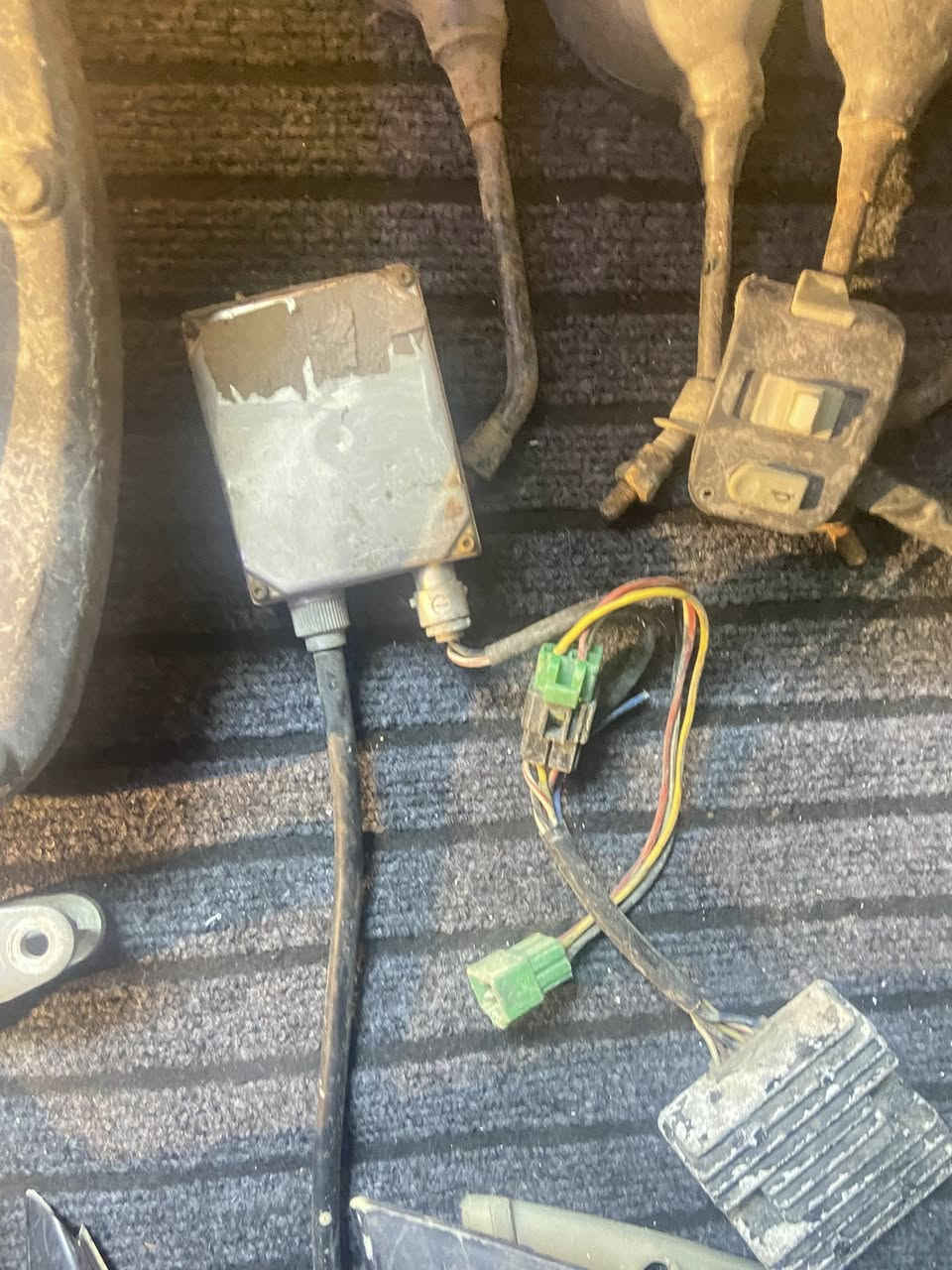 السلام عليكم   غراض للبيع للاستفسار خاص او ***********.   كتف اشاير ، تطواله فج مال ثعلب ، منضومه زنون ، كتف سكنس ،قبق هندر بريز نوزل ،سبايدر بريز، سبايطر قطعتين مال سكنس نصبه تكتل، كاسحه، مجمع ماكس ،موجود ايضا مجمع سكنس صفحه الهورن تحاري بعده مامشدود
