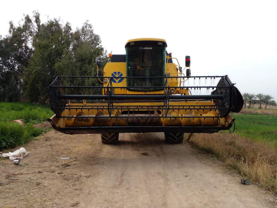 السلام عليكم
حاصده 2007 للبيع 
بم ونوزل 
طبله 17 قلاب 
اكسن سلايت 
فول مواصفات مديومه ومصروف عليه 
تخم تاير 
***********
