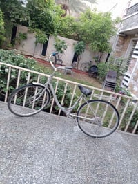 بايسكل بناتي حجم 26نضيف مابي نقص نضيفالسعر60وبي مجال للتواثل واتساب077...