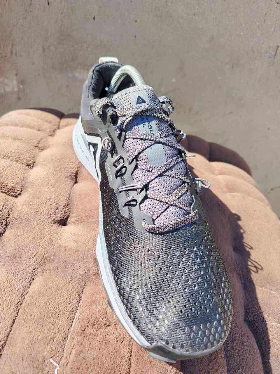 نايك قياس 42 ونص يلبس 43 اصلي سعر 35 للحجز ***********
