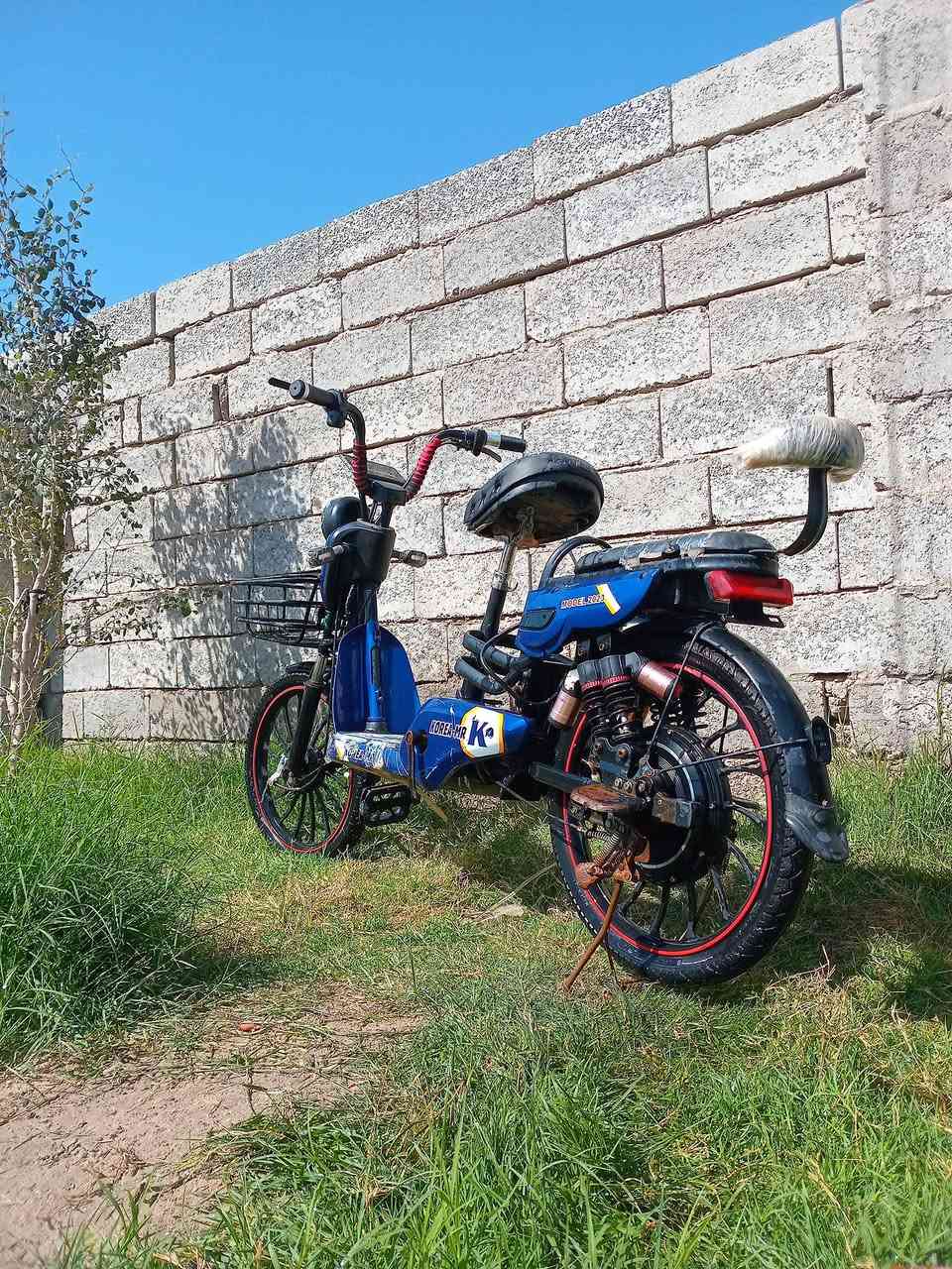 سلام عليكم باسكل شحن للبيع 
عوزه بطاريات 
عنوان سماوه قضاء الرميثه 
سعر 130 وبي مجال


**إذا كنت صاحب هذا الإعلان وتريد حذفه لأي سبب، رجاءا أرسل رسالة إلى الدعم الفني**