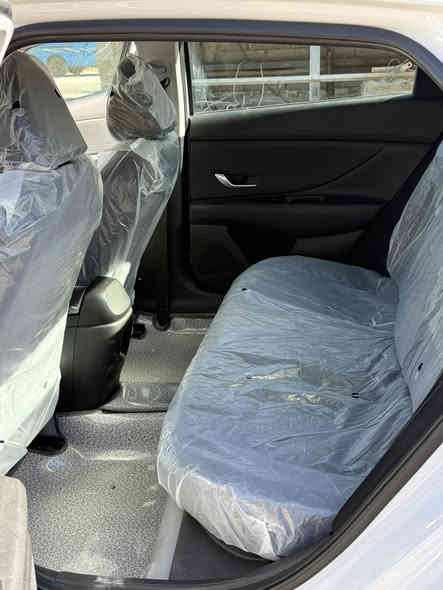 للبيع 
اقره لمنشور رجائن 
هونداي النترا موديل 2024
وارد امريكي 
رقم بغداد

السيارة موجودة ببغداد وبأسمي وسنويتها مشروع وطني ونافذة لغاية شهر 8 سنة 2030
السيارة بيها هزة تخلص شهرلواحد 2026 تنتهي 
للستفسار ما متواجد على لفيس رقم الموبايل ***********
المواصفات/
اللون ابيض
مكينة 4 سلندر 2000 الفين دوش اقتصادية وتفول بنزين عادي ما عليها شي

تبريد قطعة وحدة
كاميرا خلفية
تحكمات ستيرن جهتين
3 انظمة قيادة (سبورت /ايكو /نورمال)
سبير الشركة الاصلي
ماشية 27الف مايل وقابل للزياده 
شاشة الدشبول الكترونية
شاشة كبيرة
قيادة ذاتية
تشغيل عن بعد
رادار
منفذ شحن تايب سي
كار بلي
گروز سرعة 
اواكس + بلوتوث + USB
كشنات مخمل
شاشة عطلات
گير  ومكينة بلاد
بصمه وليسه سويج 
كشنات عادي وليس كهرباء
لغود وشواصي مكفولات 
حادث لسياره لبنيد تبديل فقط وبيه بارد 
وصور لحادث كلهة موضحه بلصور 
ولسياره خير من الله وبلعافيه على لياخذهة 
ولسعر 172وبيهة مجال للطيبين
