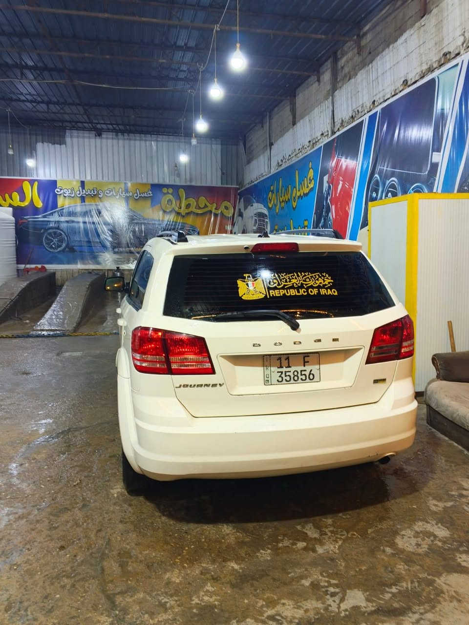 السلام عليكم جورني اللبيع موديل ٢٠١٨ السيارة ضربتها بابين جاهزة اي نقص ما بيها السعر١٢٥ ورقة وبيها مجال ***********
