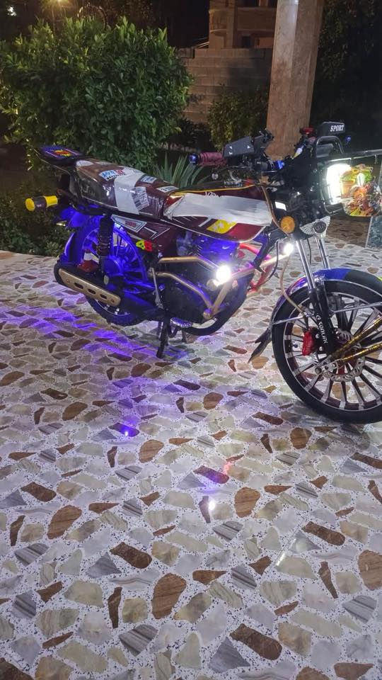 من رخصت الادمن  (مكلف بل نشر)
السلام عليكم دراجه سونك موديل٢٥ المنبزه على ٢٤حبايه درع رياضي سكان رياضي دراجه جاهزه من كلشي محرك بشرط اوراق منفيس فقط الدراجه كدام عينك جديده مكان الدراجه الرمادي شارع 40قرب جامع الواثق ***********سعر الدراجه (مليون )
