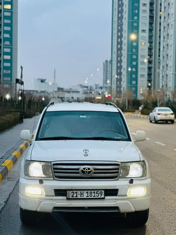 تۆیۆتا لاندکڕۆز مۆنیکا 2005 گێر ئۆتۆماتیک 
تبرید مەرکەزی 
جام کارەبایی 
فول مواسەفات ڕەقەم سلێمانی 
سەنەوی نوێیە تا 2027 
هیچ مەسرەفێکی تێدانیە 
وێنەی سۆنەرەکەیم داناوە 
ماڵی دۆستە 
گێر و مەکیەنەی بەشەرت 
هیچ کێشەیەکی تێدا نییە 
180ورقه و مجاليكى برايانه 
***********
