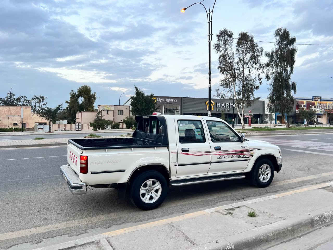 دير 2009 مشروع وطني دولي لل31 
بدون صبغ ولا ضربه ولا خياس بشرط 1/1 دفتر بنزین موجود
كيرو محرك اكسل بشرط كهربائيات كوله شغاله 
مكان كركوك رحيم اوا سعر 78 بيهه مجال شويه 
***********
***********
***********
*********** كركوك, العراق
