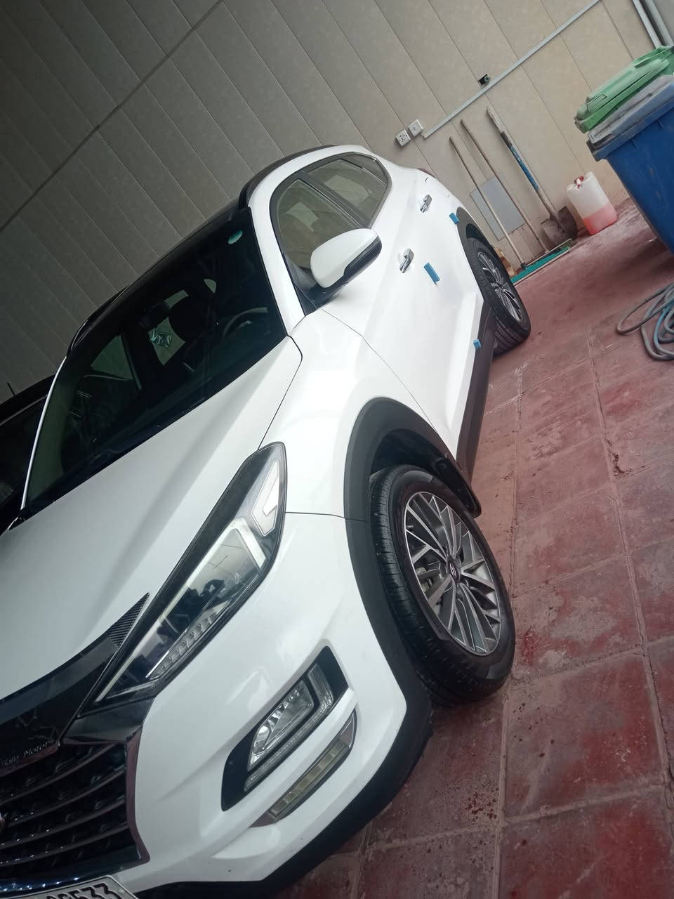 توسان موديل ٢٠ خليجي مكفولة من الصبغ فقط بارد قليل بالجاملغ السعر ٢٠ الف دولار فول مواصفات ***********
