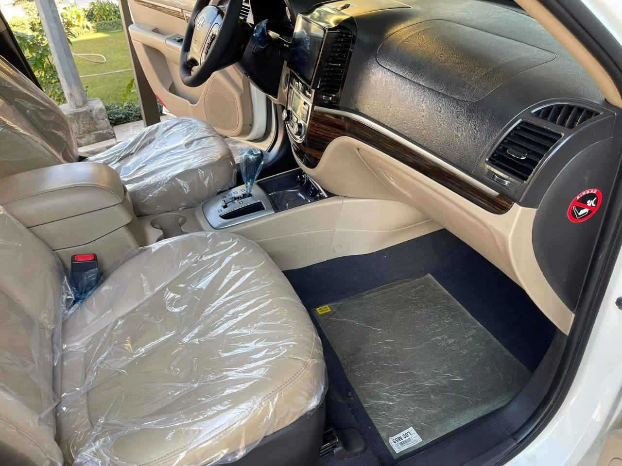 السلام عليكم للبيع سنتافي 2012 السيارة كفالة عامة ماشية 58 الف اخت الزيرو مكينة 6 سلندر 7 راكب  السيارة فول مواصفات 1/1 السيارة رقمهة بغداد والسيارة بأسمي اي استفسار هذة رقم راعيهة انا مكلف بالنشرر ***********
