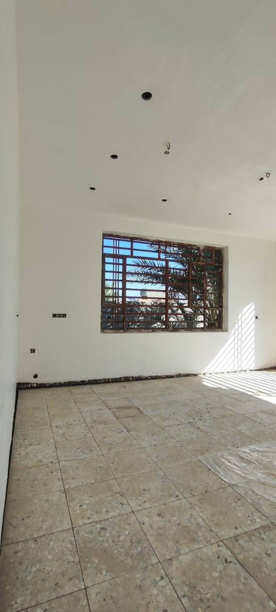 بعض من العمل متفرغين حاليا 
***********
