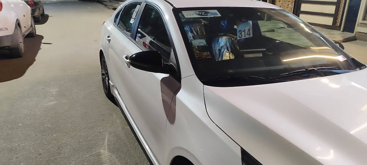 السلام عليكم
للبيع كيا فورتي أبيض 2023 فول  موصفات 
محرك 20 جيتي لاين 
ماشي48 الف ميل 
 تبديل جاملغ  بدون دواخل و بدون ارباك أمريكي شرط 
 رقم  شمالي 

اي استفسار عن سي*********** اتصال فقط 
عنوان موصل
