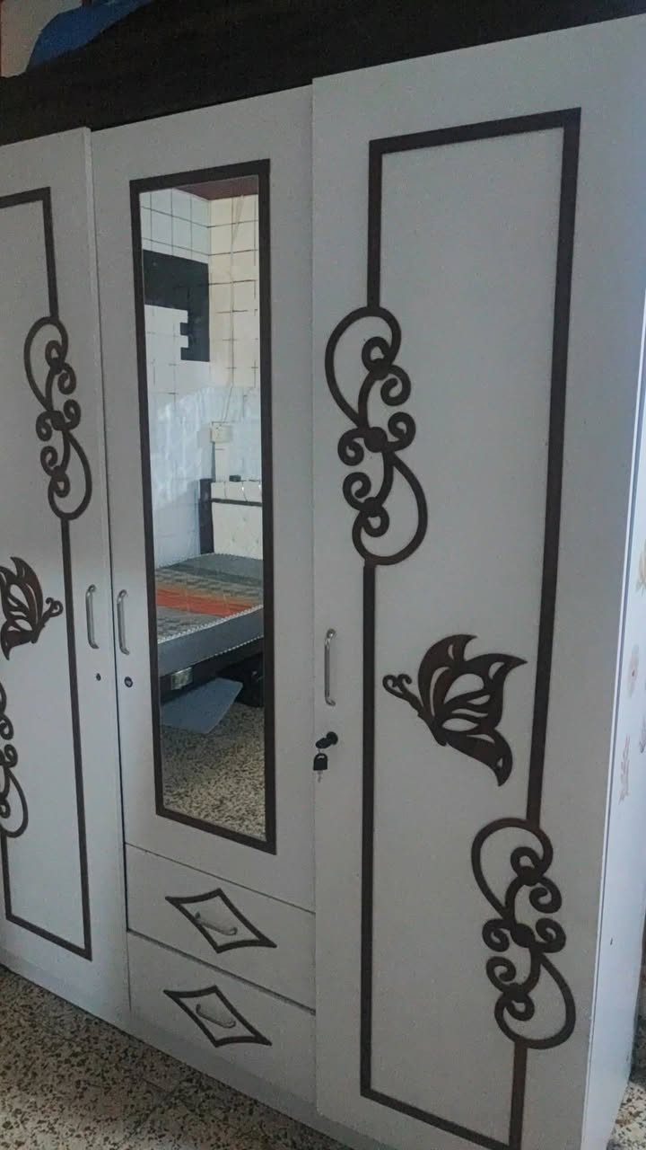 كنتور ثلاث باب نضيف جدا سعر ١٣٠


**إذا كنت صاحب هذا الإعلان وتريد حذفه لأي سبب، رجاءا أرسل رسالة إلى الدعم الفني**