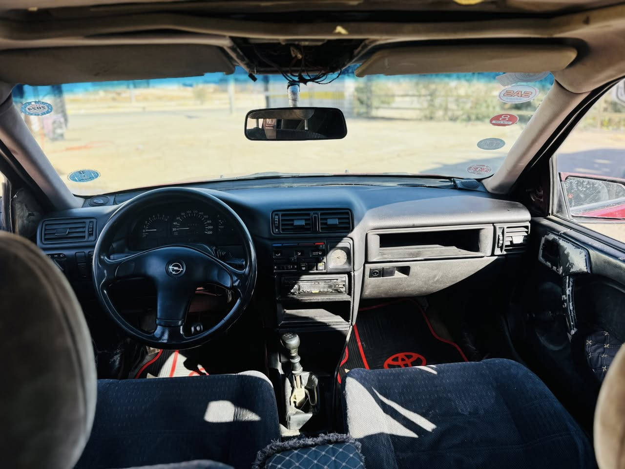 سةرةتا بة ناوى خوا :ئؤپل ڤيكترا / مؤديل:1991 كراوةته 1993 /مةكينة 20 گيرعادى /ئارم پلاستيك سليمانى /ئارم ئةوةليات بةشةرت/ موس و براوه بةشةرت/سةيارةكة عام كراوةتةوه بؤ جوانى / گيرومةكينة بةشةرت / چةمپةكى خةفيفى هةيةدواوه بةبئ ناو گرتن / كارةبايةتى بةشةرت / شوين:كؤيه/بؤ زانيارى زياتر نامة بنيرن يان ژ.م:***********
