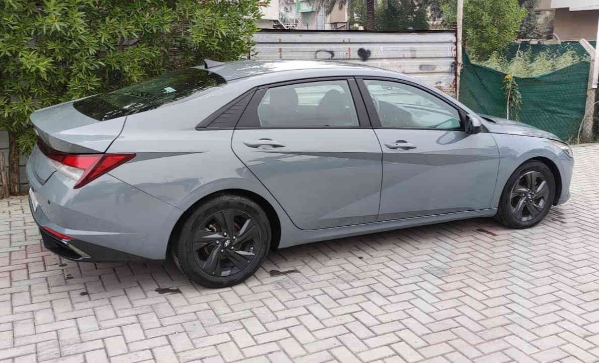 النترا موديل 2021  لون اسمنتي 
وارد كندي  فول حلوة مواصفات 
حادث جاملغ امامي بدون صبغ ونهاية الباب 
الي من جهة يمين السائق شبرين صبغ وقبغ
 الصندوق الي تحت الإضاءة الخلفية مصبوغ
 كير محرك صدر مكفول عداد 
السيارة 57 صورة الحادث غير متوفرة الي يريد
 يأخذها السونار مواصفات السيارة بصمة تشغيل عن بعد
 كشنات تدفئة سترين تدفئة ترحيب تحديد مسار رقم اربيل
 سنوية باسمي صلاحية السنوية 2027 للمعلومات
 *********** ابو فهد/ عنواني بغداد زيونة
