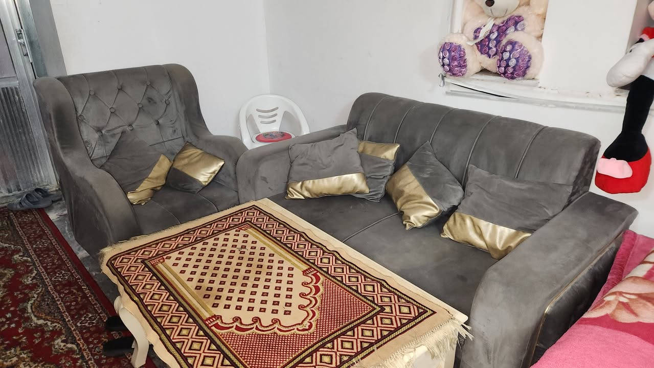 تخم للبيع 9 مقاعد
***********
