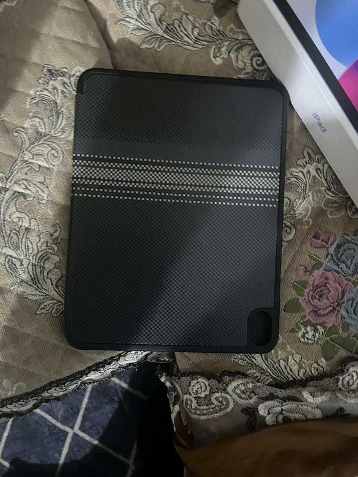 ايباد ١١معالج A16 مشحون مرتين  جهاز نضيف مكفول ***********
