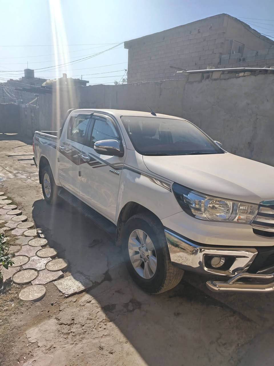 تويوتا هايلوكس دبل قماره ٢٠١٧
رقم المثنى مكفوله من الصبغ بيها شويه ع زلبارد
َمحرك كير َمكفول تحويل مباشر اتصال ***********
