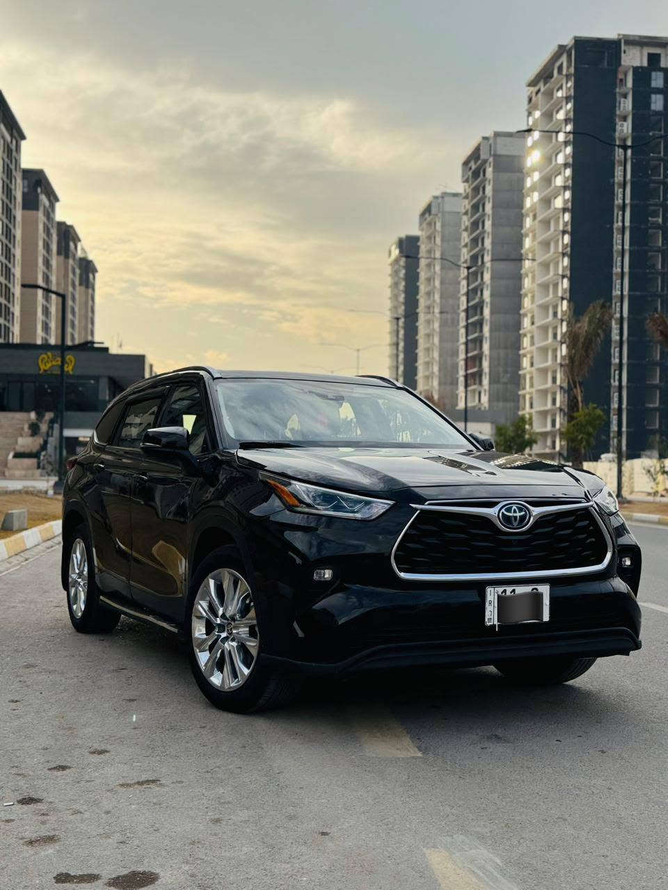 السلام عليكم للبيع TOYOTA
هايلندر هايبرد
وارد امريكي
موديل 2022
رقم بغداد
مواصفات ليمتيد
اللون خمري مميز
مكينة حجم 2.5
كشنات جلد VIP منفصل
بردات خلفيه بلادي
شاشة كبيرة
صاج ملكي
سلايد
نظام دخول ذكي
كامرة 360 درجه محيطية
الباب الخلفي كهرباء
هواية مواصفات بيها مفولة
ملاحظة ( حادث السيارة جانبي تبديل بابين نفس اللون 
وصبغ قمارة وجاملغ ايمن امامي وجاملغ خلفي ايمن فقط )  
للاستفسار ☎️ ***********
