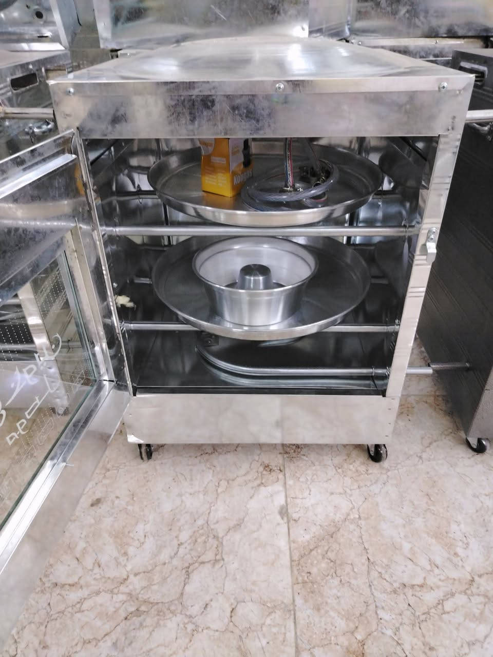 فرن 2 طابق شغل الموصل معمل الأخوين بليت مغلون كيج 06 ثقيل عازل حراري جامه حراري قياس الفرن ٥٥ سم مربع ارتفاع ٧٥ سم مع ٢ صينية دائري مع قالب كيك هدية فافون مع الملحقات منظم وصوندة ومفاتيح الغاز وقفايص مع التوصيل لباب البيت ولكل محافظات العراق


**إذا كنت صاحب هذا الإعلان وتريد حذفه لأي سبب، رجاءا أرسل رسالة إلى الدعم الفني**