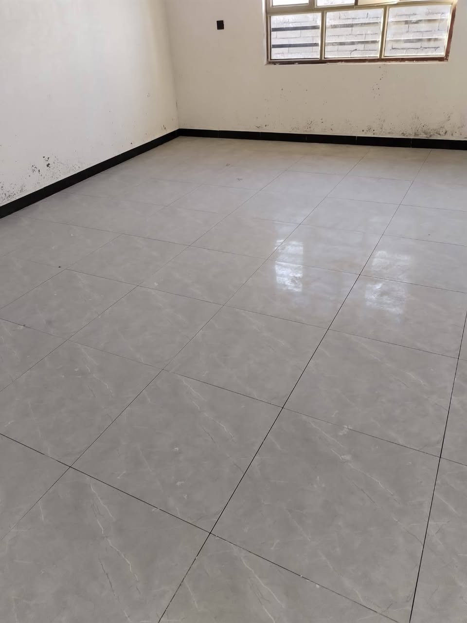 خلفات سيراميك وبراسلين ومرمر شغل درجه اولى الاستفسار اتصل بنا ***********
