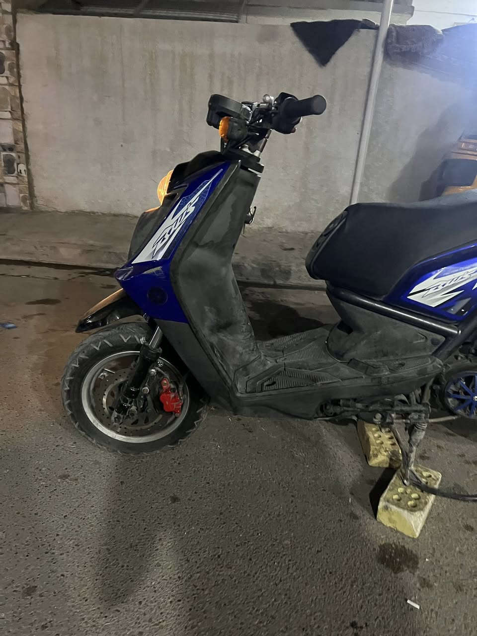 السلام عليكم دراجه سكنس جبلي دراجه خير من الله نازله من رمبه صارلها شهر كلجات رياضي ستيرن رياضي دراجه بلاديه من التاير لتاير  السعر مليون و250 بيها مجال شي بسيط لحد يتعبني الشراي يخابر مكاني بغداد رقم ***********
