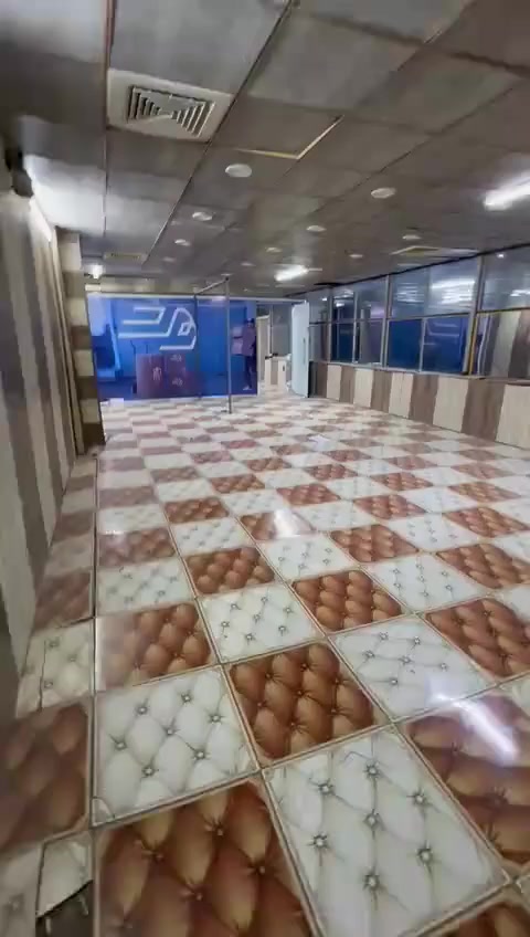 للايجار قاعه العنوان الطالبية السايدين قرب دائره بلديه الشعب
سعر الايجار 600 مع المجال 

للاستفسار اكثر 

***********
