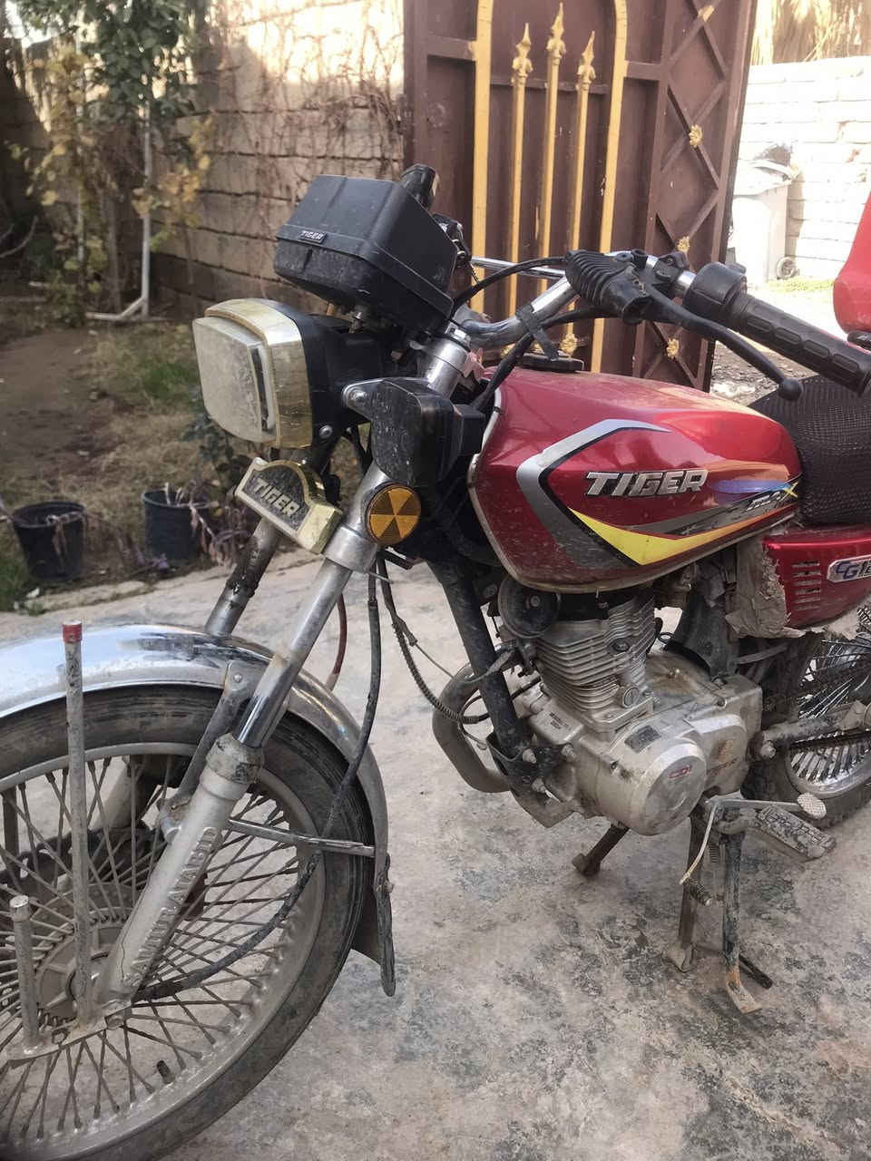 السلام عليكم ماطور تايكر موديل 24  محرك مبدل ولفات كله شغال السعر ٤٢٥ وبي مجال ***********
