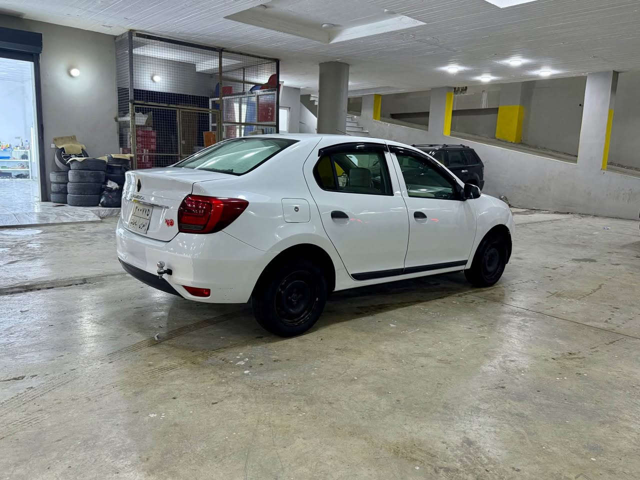 سلام عليكم 
رينو سمبل موديل 2020 خليجي 
سيارا جاملغ السايق صبغ + حالوب خفيف 
ماشي 89 الف كيلو متر 
محرك 1600 كير محرك بشرط 
كير اوتماتك 
رقم سليمانيه بسمي بشرط تحويل وكاله 
سعر 88 بي مجال 
مكاني ديالى خانقين 
*********** خناقين, ديالى
