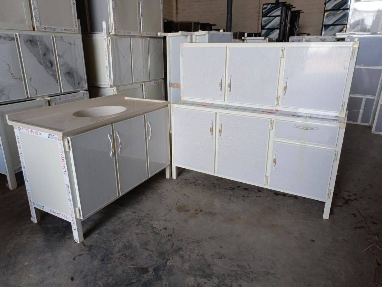 كاونتر مترونص  ارضي.وملحق مترونص  سنك متر و20 سم
يتوفر لدينا توصيل لجميع المحافظات  

الطلب والستفسار مراسلة الرقم.  ***********
