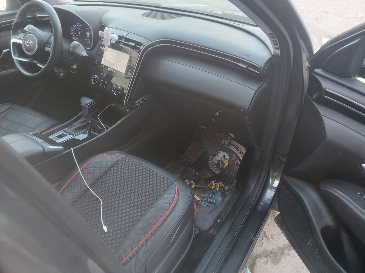 السلام عليكم هيونداي توسان ٢٠٢٣ دخول جديد ٣١/٨ دخلت قبل ٤ أشهر كلين تايتل وارد امريكي 
محرك 2.5 ماشية ٥٥ الف 
***********
*********** بغداد الشعب
