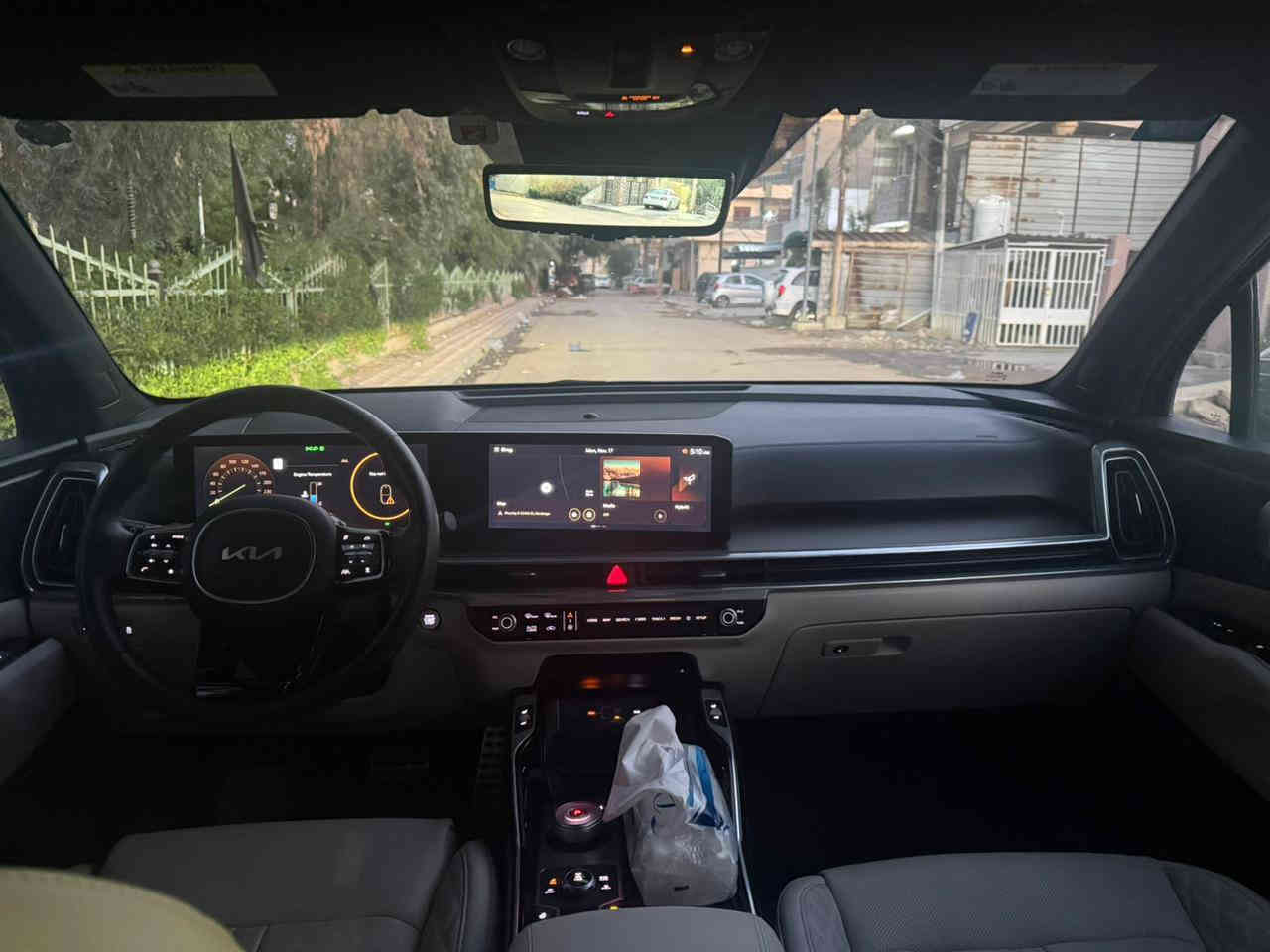 سورنتو هايبرد SXP فولل 2025
بانوراما 
گير ماوس
جلد أبيض اللون 
كامره 360 
شاشه كبيره 
كشنات كهرباء 
كشنات تدفئه وتبريد 
مقاعد vip بلاك اديشن 
ويل اسود مري سود اشاير مري 
بصمات جنطه شفط كهرباء 
بردات خلفيه 
تبريد خلفي فور ويل 
وضعيات قياده اربعه 
ماشيه 18 الف فقط 
رادارات جانبيه
رادارات اماميه 
تحديد المسارات 
سياقه اليه اوتو هولد 
ضرر جدا بسيط الجاملغ فقط فقط بدون ايرباك 
بيها بعد هوايه مواصفات 
السياره بأسمي تحويل مباشر
السعر 26 الف $
يعني 260 ورقه 
 للاتصال والأستفسار : ***********
