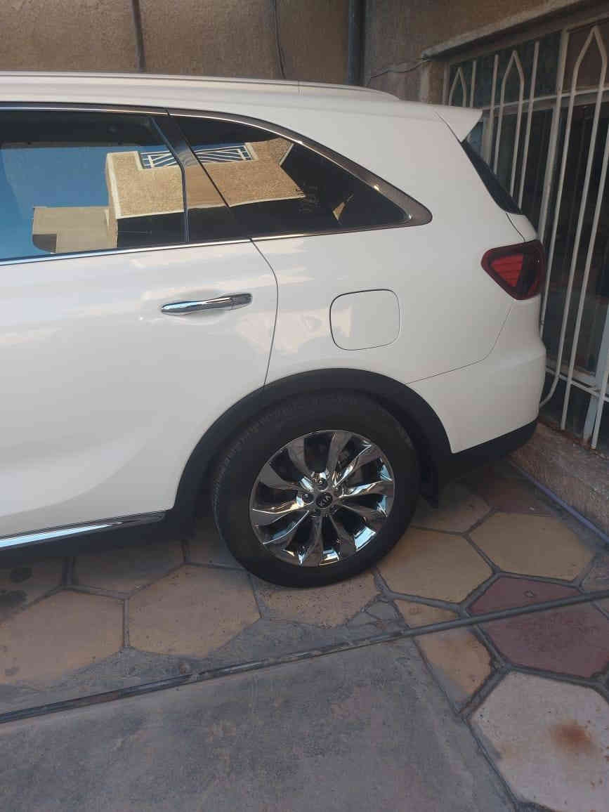 سلام عليكم سورنتو 2020 للبيع خليجي محرك 6 سلندر رقم بغداد خصوصي السيارة باسمي تحويل مباشر مكفولة كفالة عامة عدا بارد مثل ماموضخ كشنات جلد ومفروشة جلد صندوك كهربائي شاشه كبيرة كير 8 نمر بدأت نيكل بصمتين وياها  تحكمات سترين 7 راكب تبريد 3 قطع إنارة ترحيب سيارة تخم تايرات جدد مكاني بغداد الدورة للاستفسار ***********
السعر 250 بيها مجال بسيط كلش والسيارة ماشية 200Km لحد يجي يكسر بسعرها يكلي 230 سيارة ماشية بس نضيفة كلش منطيها مثل ماتنطيني
