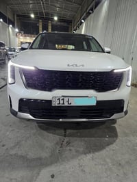 للبيع سورنتو 2024 جديده مكفوله مواصفاتها بانوراما داتا شو بصمه كير موس...