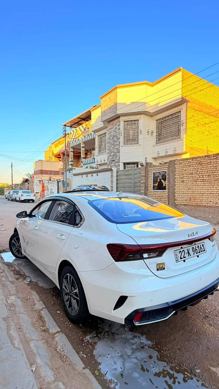سلام عليكم 
كيا k3 2024 
فول فتحه بصمه رادار حساسات مواصفاته معروفه 
مكان نجف حي جامعه 
*********** 
سعر 140 وبيه مجال

