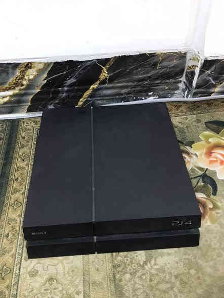 سلام عليكم 
Ps4  
500غيغا
يدات 2
يده احترافيه بس المحترفين يعرفونها وشنو مميزاتها وشكد سعرها
يجي ويا باتل فيلد 1 
ردد رمبشن2  للبيع وحدها
ملاحضه: البلي مامهكر 
مكاني كربلاء حي العامل السوق الاخير 
السعر مناسب كلش
التواصل ماسنجر او واتساب (***********)

