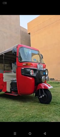 تكتك موديل 22  رقم سنويه.  تكتك نضيفه مكان بغداد قرب بسمايه، 077290646...