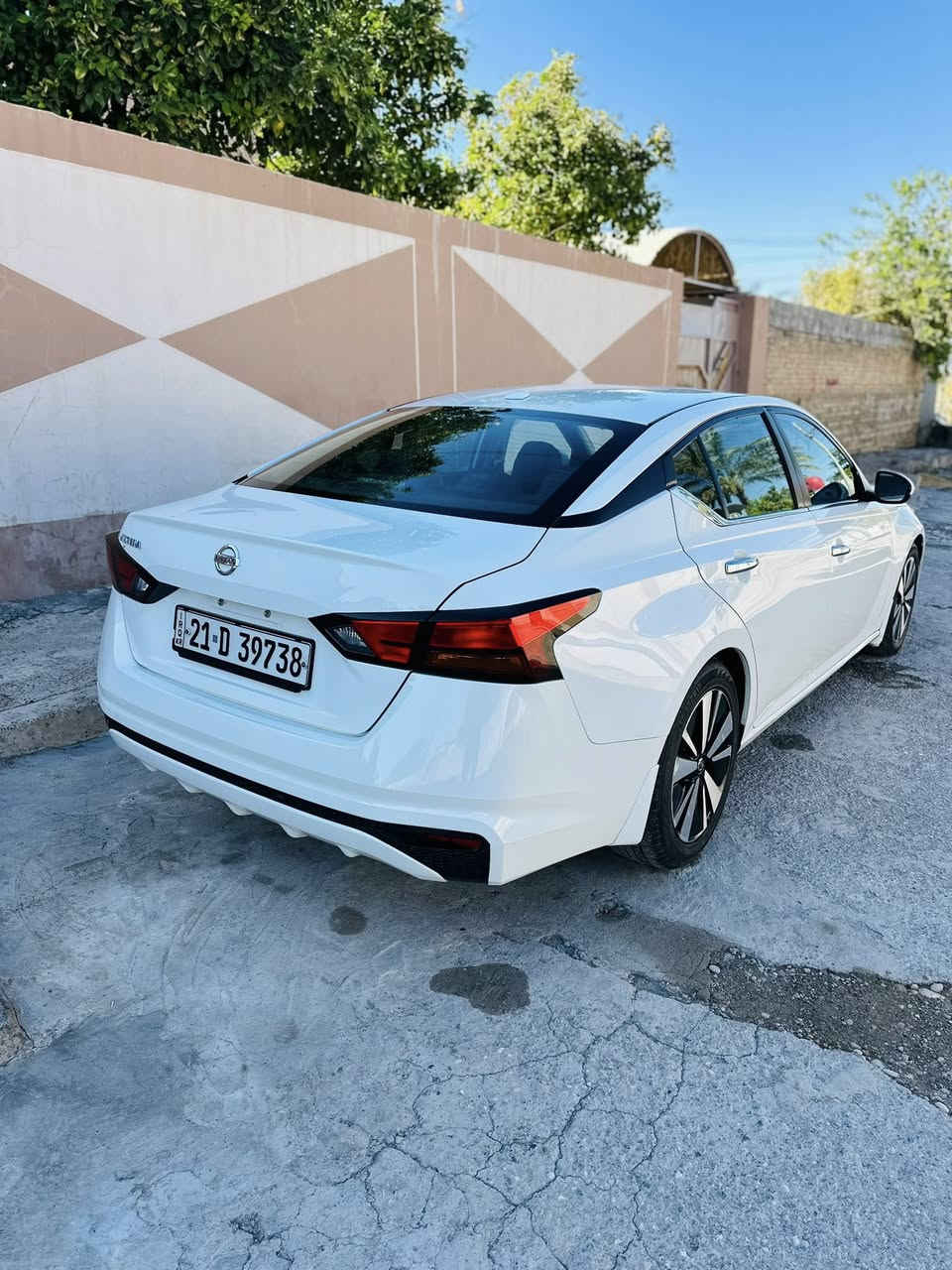 اخوان سلام عليكم
عندي نيسان التيما S

سيارة موديل 2020

سيارة ضررها موضح بالنشور 

سيارة بدون إرباك و بدون دواخل

سيارة ماشية 95 ميل

سيارة سعرها ١٤٥ وبيها مجال

***********
