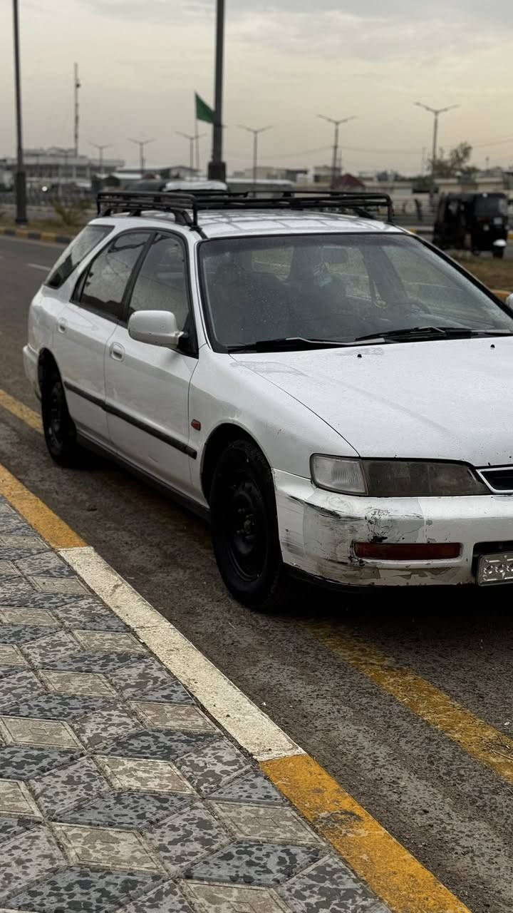 السلام عليكم
هوندا اكورد للبيع
موديل 1997
السيارة خير من الله مكينه جديدة
كير جديد مكفولة السيارة حلوة مال شغل
السعر 45$ وبيها مجال للشراي 
باقي التفاصيل ***********
