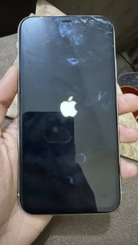 آيفون ١١ • مقفول ايكلود • شاشة فطر