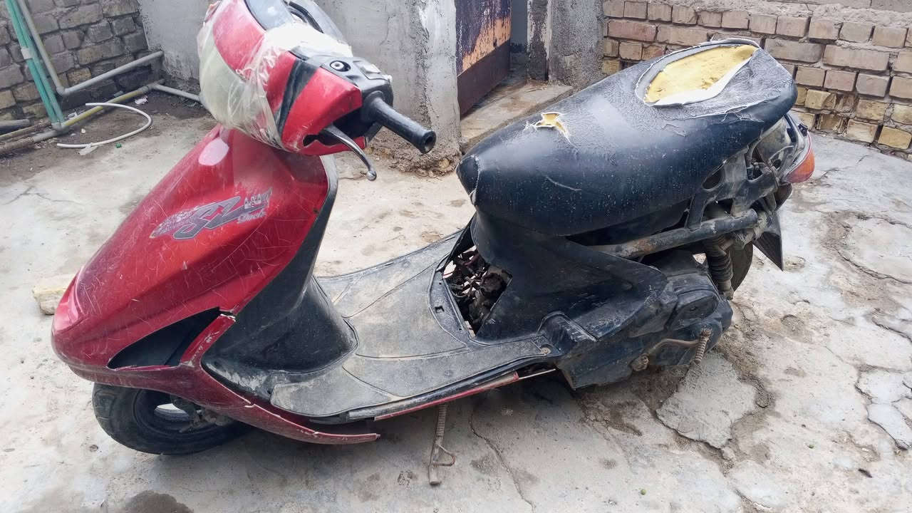 دراجة فراشة للبيع شغالة بس طفت ما اعرف شنو السبب يمكن من البلك أو غيرة الدراجة اوراق نضيفة بس الصالنصة بيها صوت المهم اني ابيع كوم حديد80الف الشراي يجي خاص بس هية شغالة بس اني ابيع كوم هذا رقمي ***********
