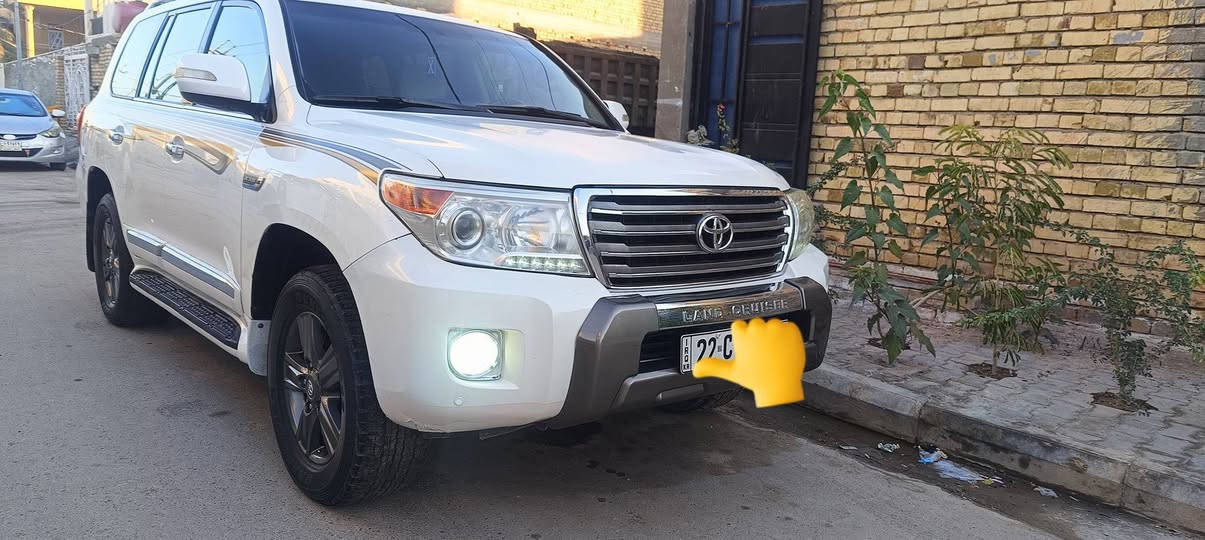 سلام عليكم عندي دعاميات خلفية وامامية معه بكلايتات الخلفيه معه المازدات الامامية للبيع يرهم من مديل 8 لل2015 سعر 600  متوفر واتساب فقط ***********
