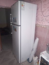 ثلاجه • مستعمله ٥ أيام • بغداد الحسينيه