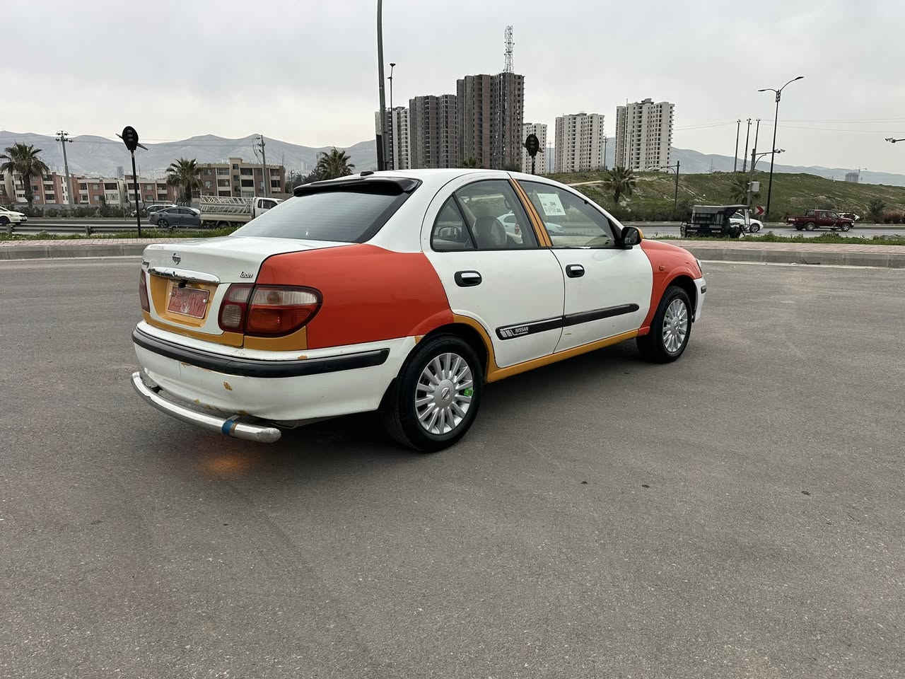 بەناوی خوا سەنی سوروو سپی  تاقانە ٣ پارچەی سلیمانی بەس ماشاللە ئەویت  سەیارەکە هه تا بڵیت تازەیە هەتا بڵیت جوانە. کامل جوانکاری بۆکراوە ماڵی دۆستە گیڕ مەکینە تەقەوڕەقە تەبریت هه مووگیانی بەشەرتە پارچە گۆراو ڕەشی نییە  تاقم تایەو ویلی لۆک حەفتەیەیکە بۆی بەسراوە  سعر ٨٦ گەڵا 
***********
***********
