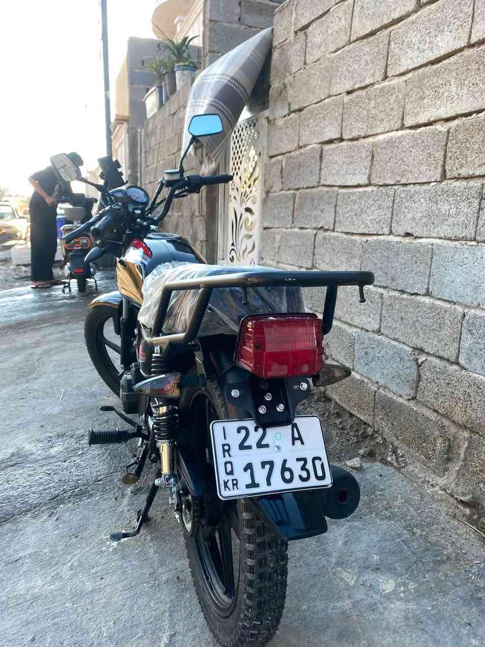 السلام عليكم دراجه Rk ايطالي للبيع الدراجه بعدها زيرو ممشتغله ومرقمه رقم اربيل الدراجه خير من الله وكلشي مابيها تاخذها كبل تشتغل بيها سعرها مليون و900 وبيها مجال حك الجيه رقم ***********
