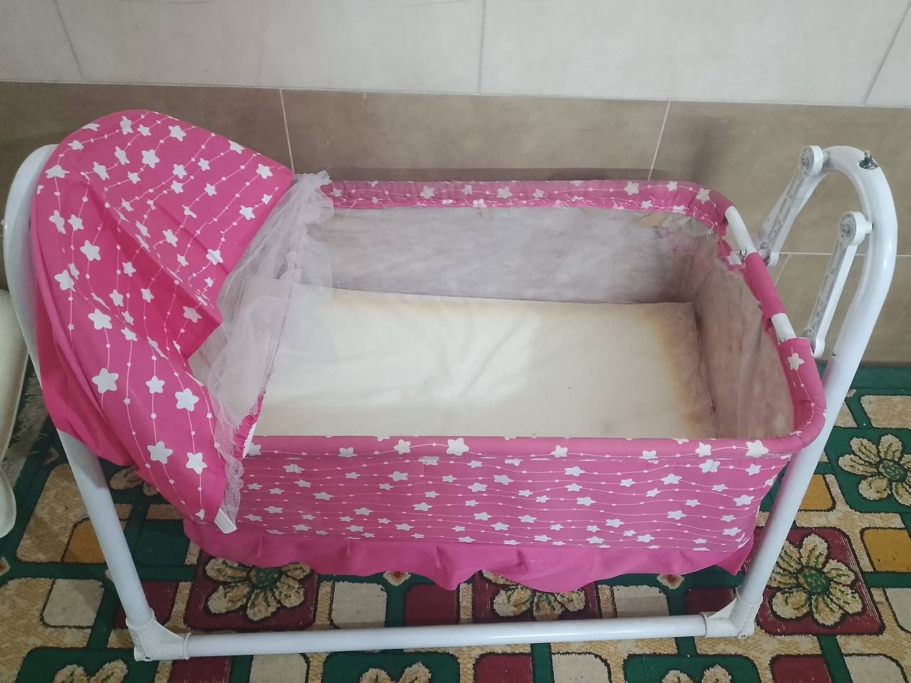 السلام عليكم عندي كاروك مال اطفال وعندي مسبح مال طفل سعرهن ثنينهن 25العنوان الأمين الثانية اسكينه شارع المكاتب رقم الهاتف ***********يوجد واتساب توصيل ماعندي
