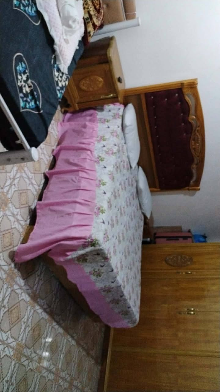 السلام عليكم
دار للبيع 
المساحه ١٨٠ متر 
بناء بلوك عكاده بناء حديث
يحتوي على غرفتين نوم وصاله ومطبخ وصحيات داخلية وخارجية وبراني
سطح شتايكر 
الموقع خلف جامعه السماوة البوحسين 
للاستفسار الاتصال على الرقم ***********
