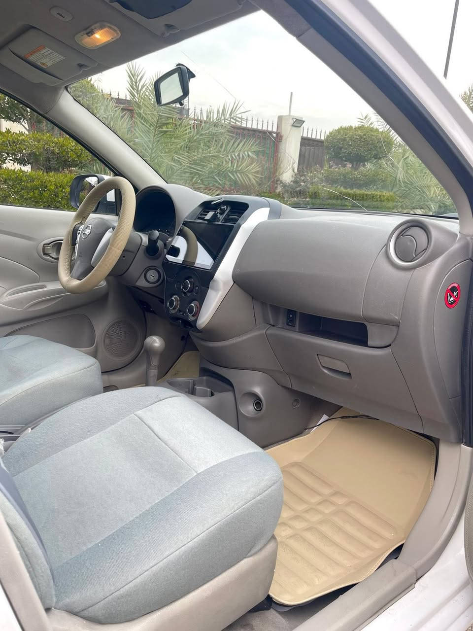 السلام عليكم
نيسان سني ٢٠٢١ رقم اربيل الجديد (شرط التحويل)
السياره هندي ام بليته الزركه
السياره بدون صبغ بيها فقط بارد مكانين
مواصفات السني المعروفه 
شاشه
تحكم استيرن 
كامره
مكان السياره بغداد
للاستفسار:***********
