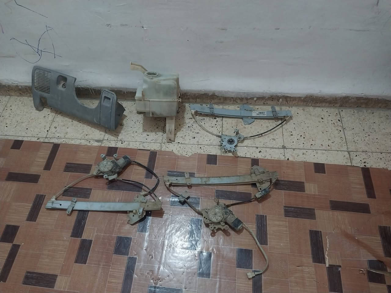 السلام عليكم غراض بروتون نظيفات كلمن وسعره***********
