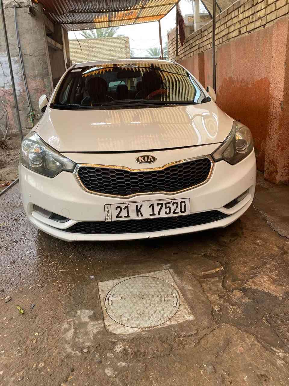 السلام عليكم سياراتو 2014خليجي
محركه 1600
1-فتحه سقف 
2-تحكم ستيرن
3-لد حاجب امامي خلفي 
سياره خير من الله مابيه صبغ السياره فقط بارد  السعر 127وبيها مجال جدا بسيط ترهم مراوس حسب القناعه مكان السياره الشعب شارع الصحه  
سيد غسان ***********
+964 783 311 7181
